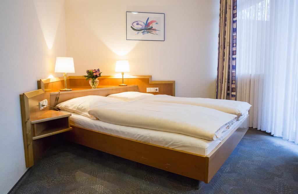 Hotel Eydt Kirchheim เคียร์ชไฮม์ ภายนอก รูปภาพ