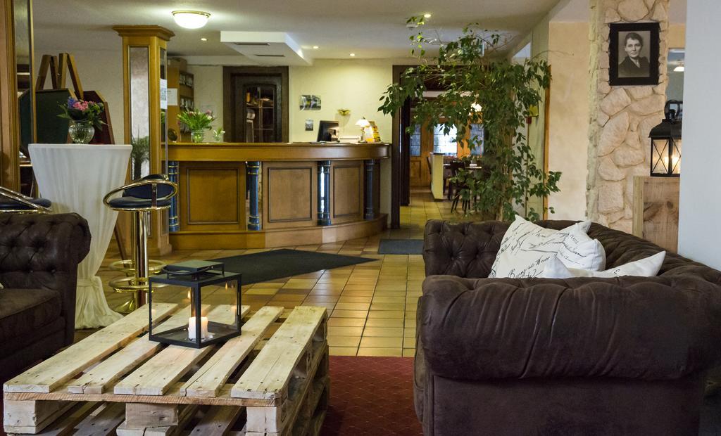 Hotel Eydt Kirchheim เคียร์ชไฮม์ ภายนอก รูปภาพ